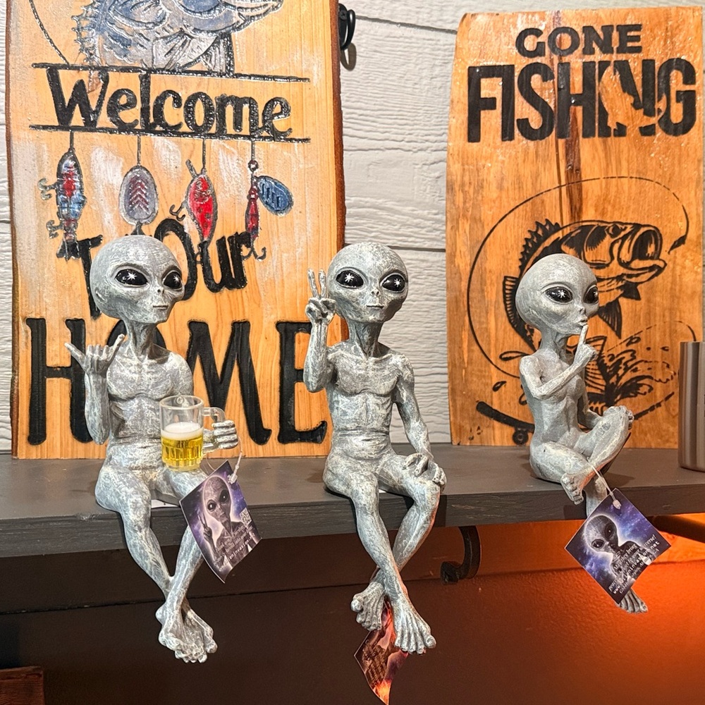 Silver Alien Figurine Shelf Sitter - Set of 3 - Picture 7 of 7